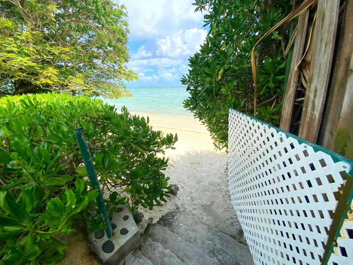 Moorea - Fare Tiki Beach Haapiti 0*,  Polynésie française